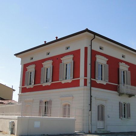 Villino Ermione Otel Marina Di Pisa Dış mekan fotoğraf