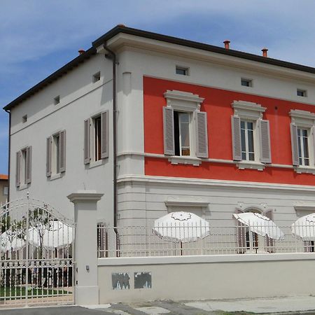 Villino Ermione Otel Marina Di Pisa Dış mekan fotoğraf