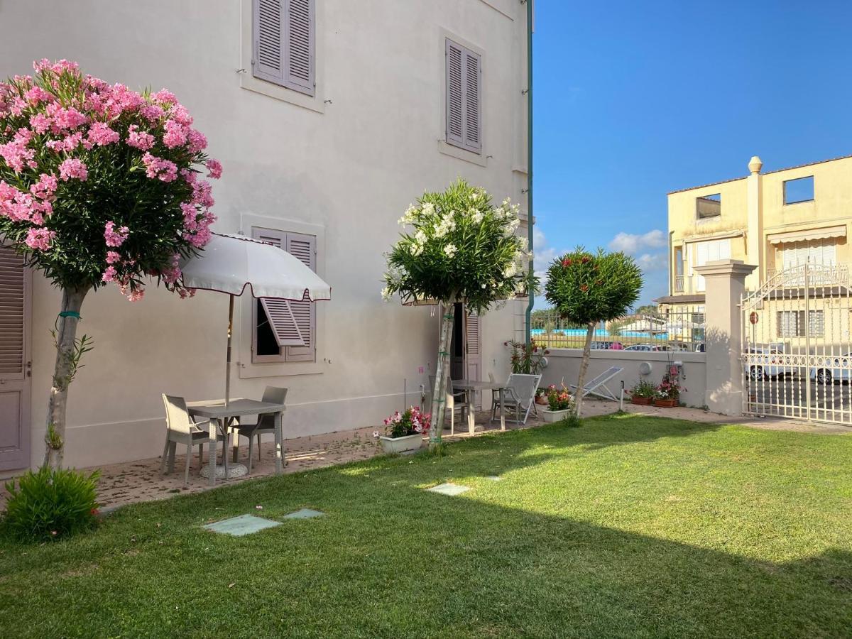 Villino Ermione Otel Marina Di Pisa Dış mekan fotoğraf