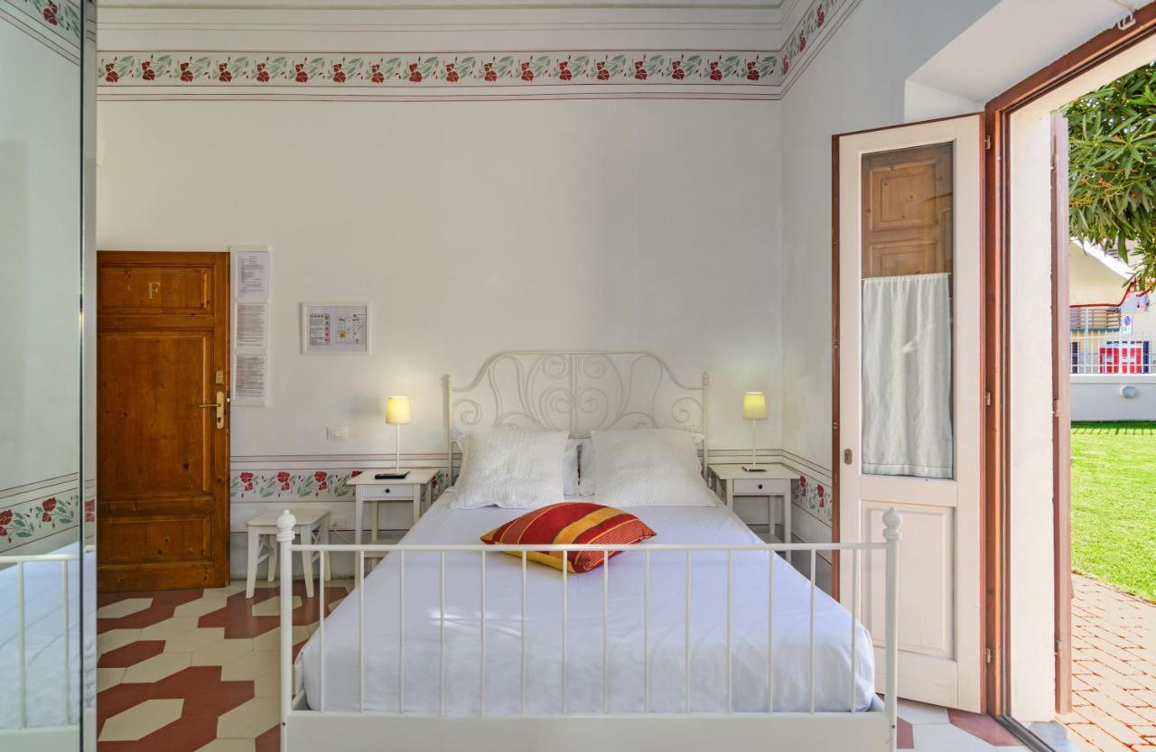 Villino Ermione Otel Marina Di Pisa Dış mekan fotoğraf