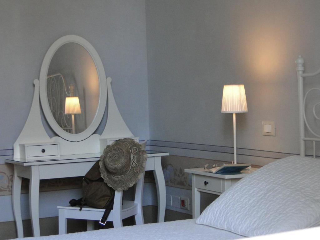 Villino Ermione Otel Marina Di Pisa Dış mekan fotoğraf